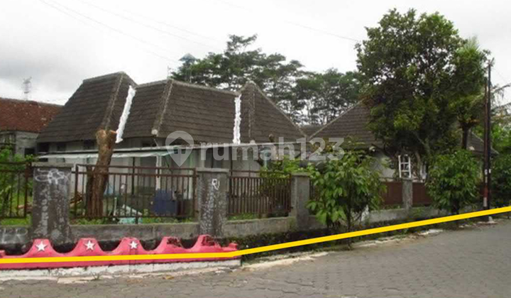 For Sale Exclusive Residence with Super Large Yard in the Heart of Sleman Regency 2