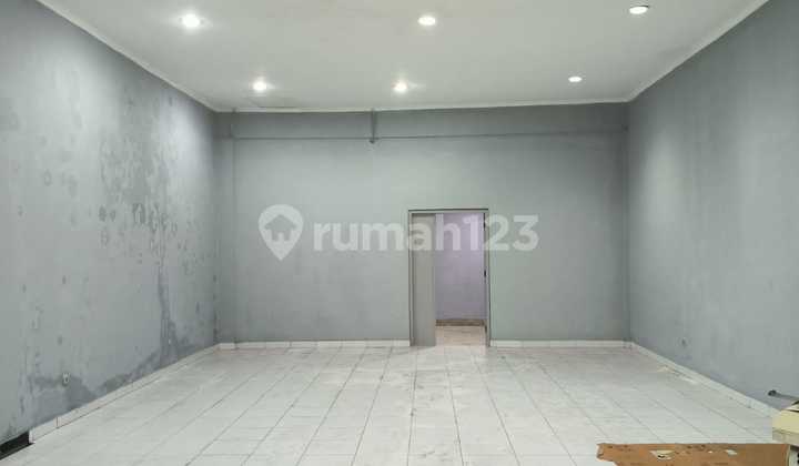 For Sale: 3-Story Shophouse in Klitren Business Area, Gondokusuman, Jogja 2