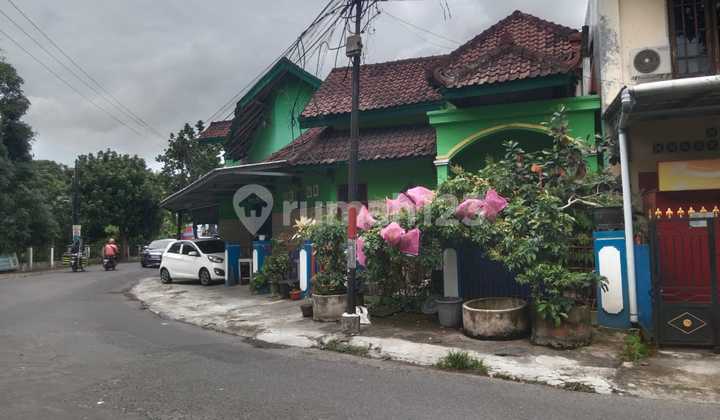 Dijual Rumah Strategis Pinggir Jalan Raya Berbah Utara Sleman