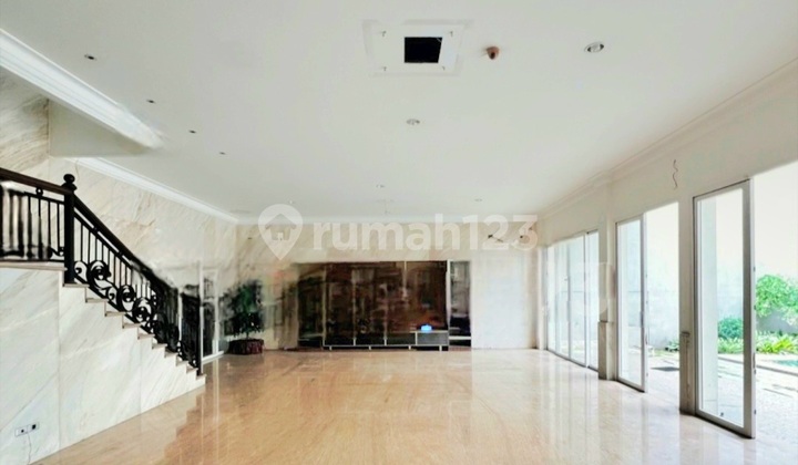 Rumah Patal Senayan Termurah Hadap Selatan