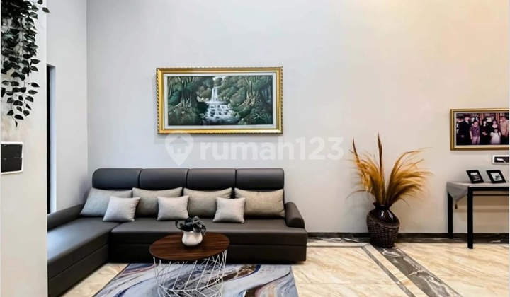 Di Jual Rumah Permata Buana Rapi Full Furnished Baru Hadap Barat Shm Termurah