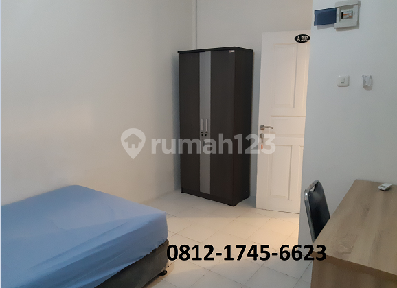 Boarding House Near Pakuwon Mall Bekasi with Ensuite Bathroom and Water Heater