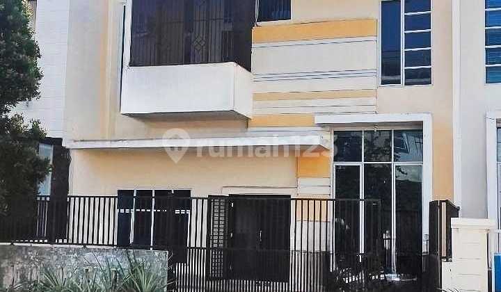 Rumah Mewah Lebar 10 Meter - Graha Metropolitan - Kpt Sumarsono