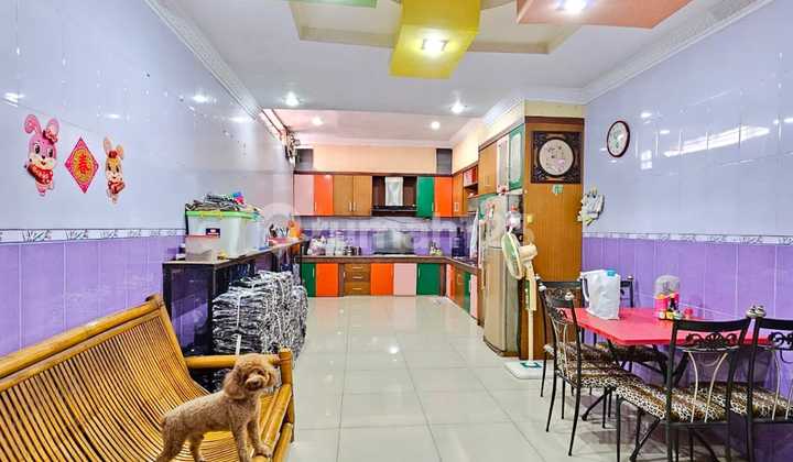 3.5-Story Shop House in the City Center - Suitable for Living / Opening a Business