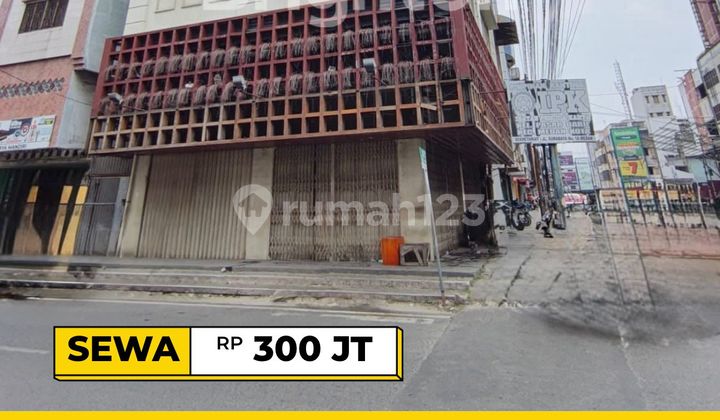 Commercial Hook Position Townhouse on Jl Cirebon, Medan City Center Commercial Hook Position Townhouse on Jl Cirebon, Medan City Center