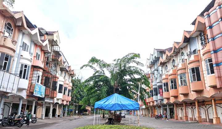 Ready-to-Occupy Shop House in Asia Mega Mas Complex Suitable for Various Businesses 2