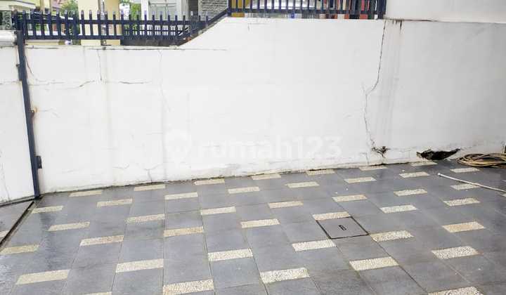 Minimalist House 8m Wide, Strategic Location in Tasbih 2 Complex 2