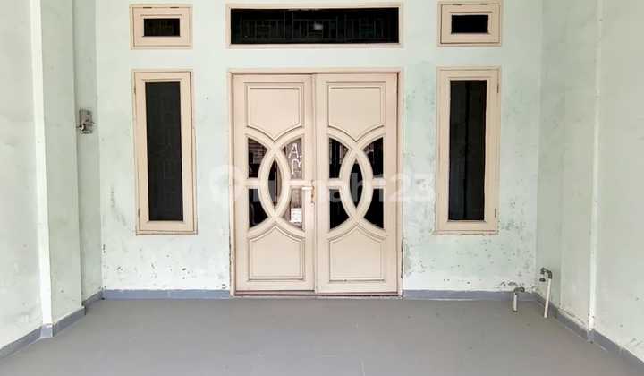 Good Price Shop House Location 150 Meters from Wahidin Street Medan 2