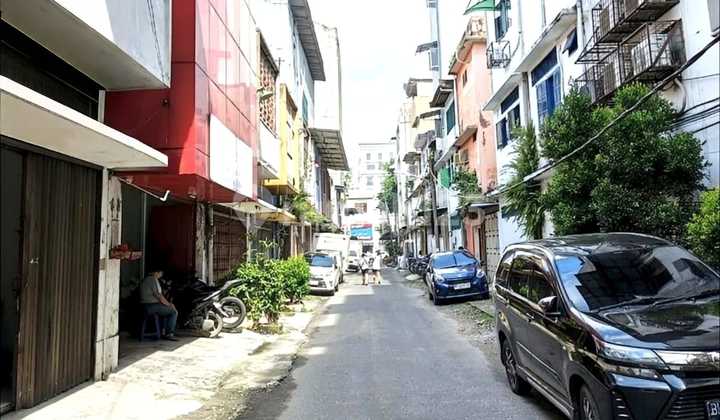 Ready-to-Occupy House in Medan Center Jl Karimun, Behind Jl Sutomo Ready-to-Occupy House in Medan Center Jl Karimun, Behind Jl Sutomo