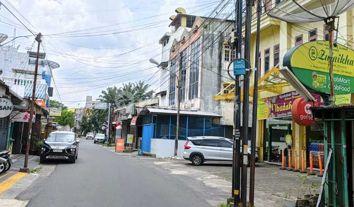 Business Shop House in the Center of Medan Souvenir Sales Jl Mojopahit 2