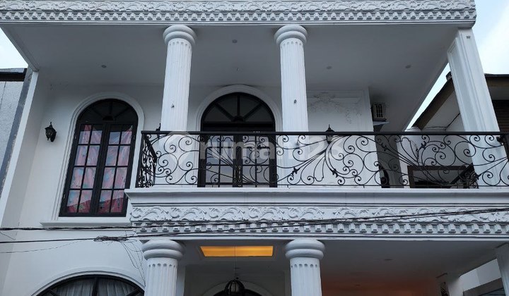 Dijual Rumah Mewah Eropa Classic Modern Di Komplek One Gate System Antapani