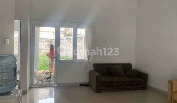 For Sale: Single-Story House in a Complex, Move-In Ready and Minimalist. 2