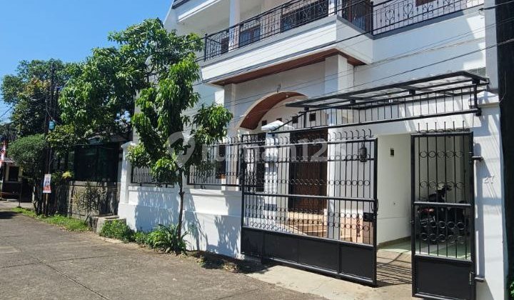 House for sale, ready to occupy, in Buah Batu, near Samsat Soekarno Hatta. 2