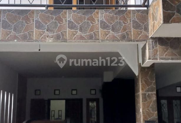 Di Jual cepat Rumah 2  Lantai  Murah Jarang Ada Di Arcamanik