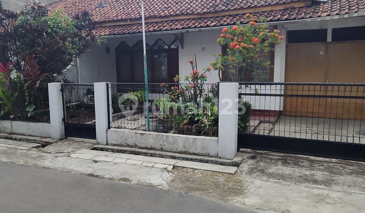 Old House For Sale Cheapest Ready Rarely Occupied Large Land Area In Buahbatu Soekarno Hatta