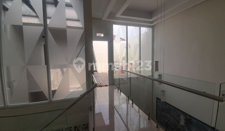Rumah Minimalis Modern Di Cigadung Dekat Kampus ITB Dago 2