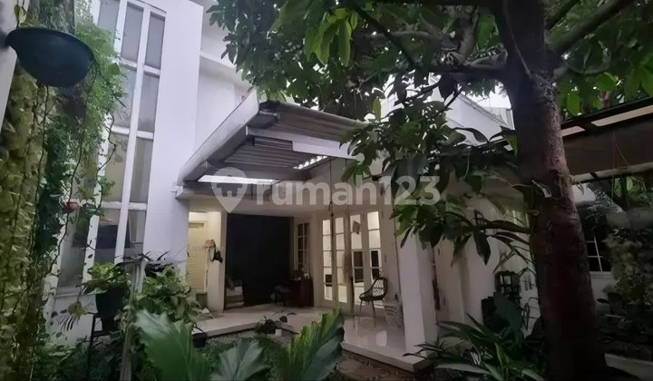 For Quick Sale: Luxury Move-In Ready Semi-Furnished House For Quick Sale: Luxury Move-In Ready Semi-Furnished House