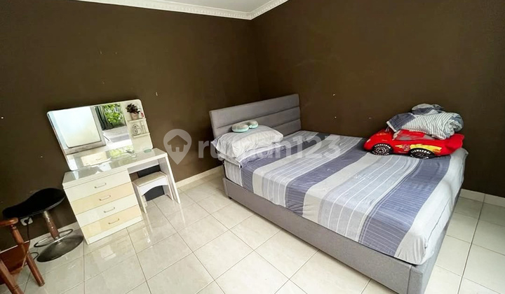 Rumah Bagus Semi Furnished di The Green BSD, Tangerang Selatan 2