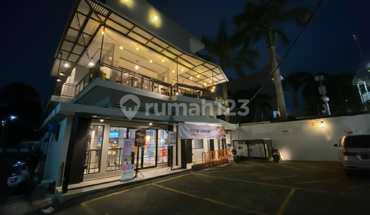 Bangunan Komersil 3 Lantai Jalan Utama Ramai Salemba Raya, Jakarta Pusat