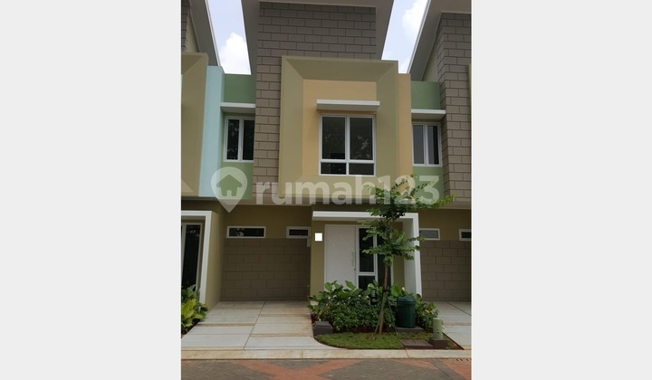 Rumah Bagus Rapi di Arcadia Village Gading Serpong, Tangerang