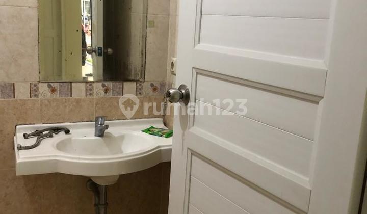 For Rent: Nice 4 BR House in Victoria River Cluster, Taman Tirta Golf, South Tangerang For Rent: Nice 4 BR House in Victoria River Cluster, Taman Tirta Golf, South Tangerang