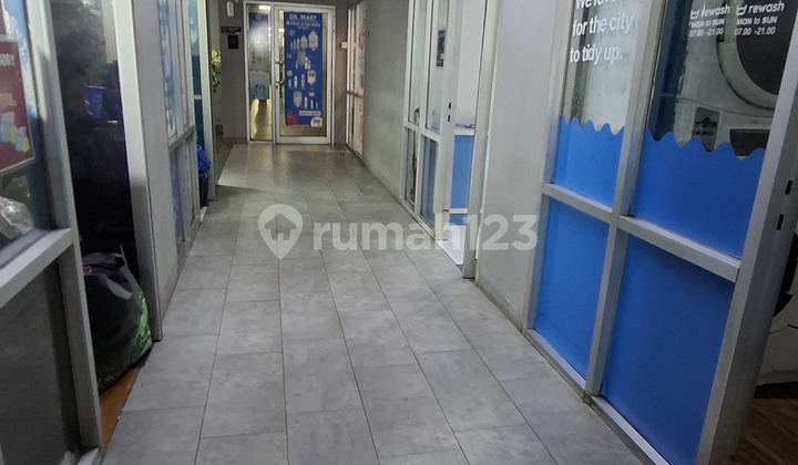 Kios di Jual Cepat! Lokasi Prime Apartemen Green Lake Sunter
