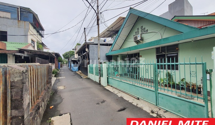 RUMAH JAKARTA BARAT DR SEMERU JAKARTA BARAT