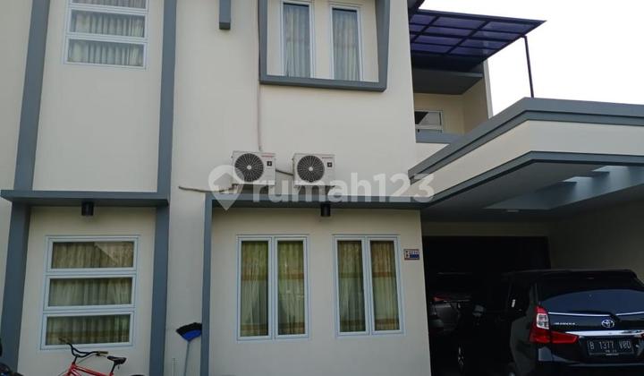 Two-story house area 275m Cibinong Bogor