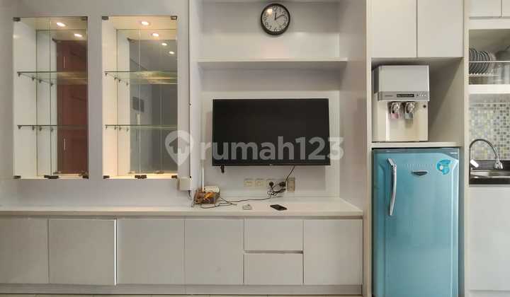 Rent 2BR Royal Mediterania Garden Tanjung Duren, Best Furnish, Beautiful Unit, Strategic, Location Near Offices, University 2