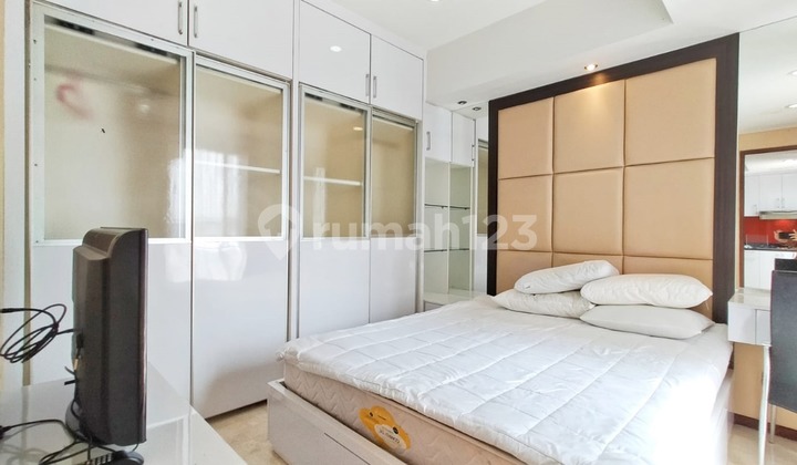 Sewa 2BR+ Furnish Royal Mediterania Garden Residence di Tanjung Duren dekat Mall, Kantor, Universitas