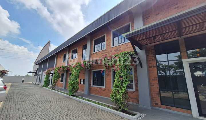 Warehouse Ready for Production Within a 4000M² Land Area Warehouse Ready for Production Within a 4000M² Land Area