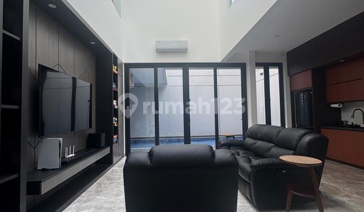 Rumah Mewah Alam Sutera Modern Classic Hook Luas 392M