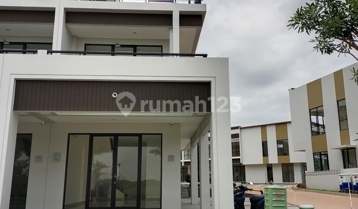 Sorrento Grande East Gs New Shophouse Facing Road Lake View 2