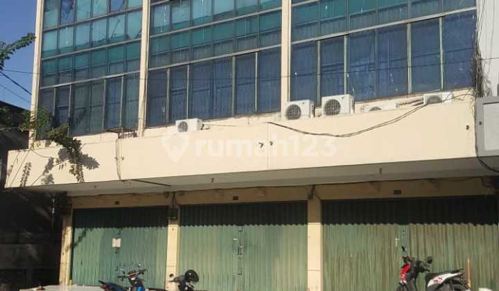 Ready-to-Use Shophouse Row of 3 South Bandengan