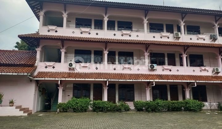 Tanah Berikut Bisnis Kos-Kosan Dekat Universitas Indonesia