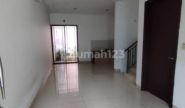 Rumah Siap huni di Cluster Asia Green Lake City Strategis Nego 1