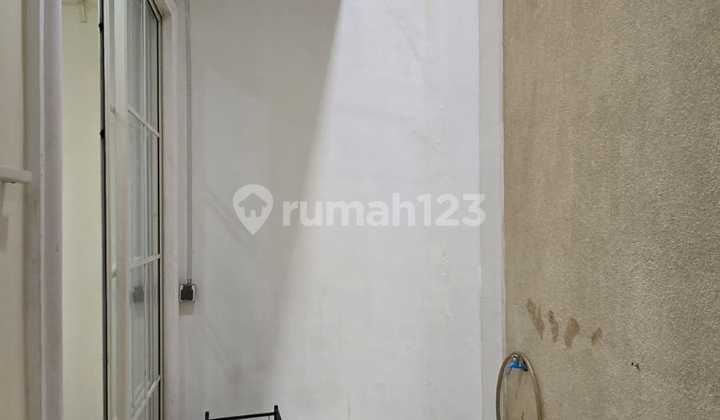 Rumah 2 Lantai dan Terawat di Cluster Europe Green Lake City Nego 2