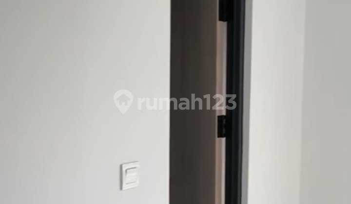 Rumah Siap Huni di Cluster XYZ Cove Park Serpong Tangerang 