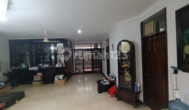 Nice house in Kebon Jeruk Intercon Jakarta Barat