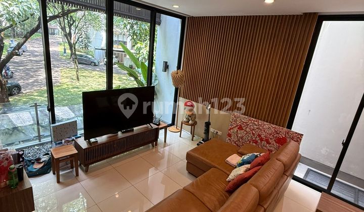 Rumah Super Cantik Semi Furnish di di Perumahan Serenia Hills 2