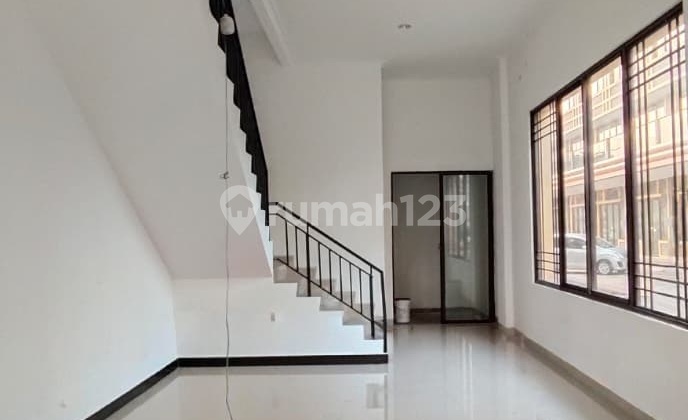 Ruko Korean 3 Lantai di Green Lake City Lokasi Strategis Nego Ruko Korean 3 Lantai di Green Lake City Lokasi Strategis Nego