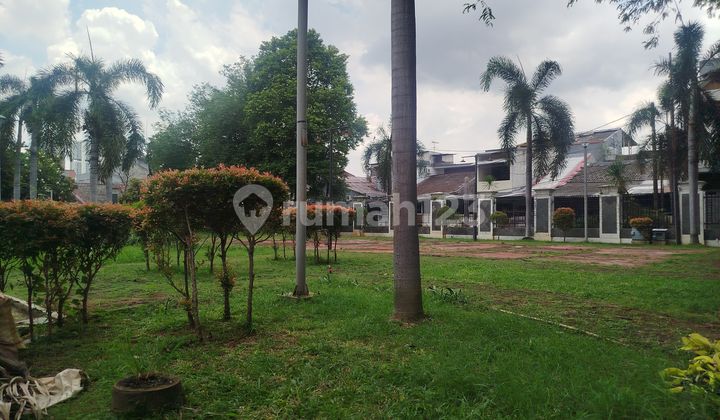 Rumah Siap Huni Didepan Taman, Sirkulasi Udara Bagus. Sertifikat Shm 1