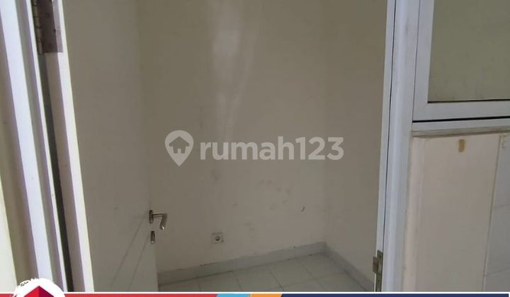 Sell Luxury Ready-to-Occupy House 3BR Semi-Furnished, Strategic Location in JGC Cluster Laseine East Jakarta 2