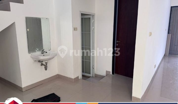 Jual Cepat Rumah Siap Huni,Letak Strategis DiMetland Menteng, habis direnovasi 2