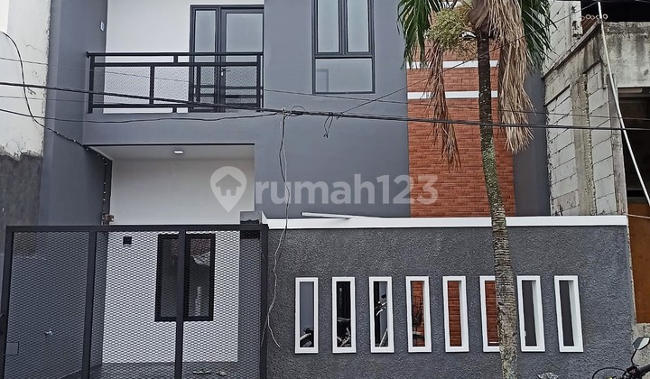 Rumah rapih, siap huni di Simprug Poris 0019.agu