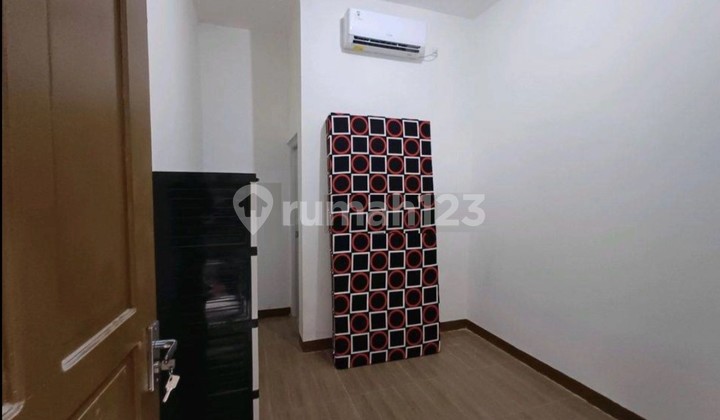 Kost 112 m2, 8 Kamar, rapih akses mudah di Babakan Tangerang ********
