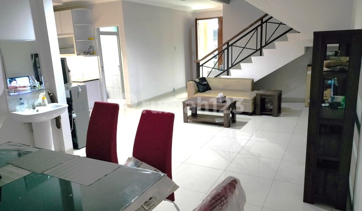 Rumah lokasi strategis siap huni di Daan Mogot Baru, 0065 Joh 2