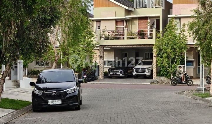 Kesempatan Emas! Miliki Rumah Impian Lokasi Strategis dan Bebas Banjir Lingkungan Eksklusif, Keamanan 24 Jam di Harapan Indah, Cluster Lavesh