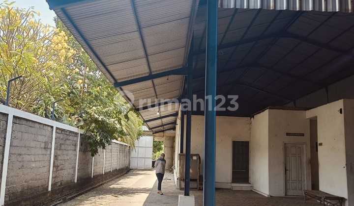 Ruang Usaha Strategis Di Jalan Raya Erlangga Paron Kediri Jawa Timur