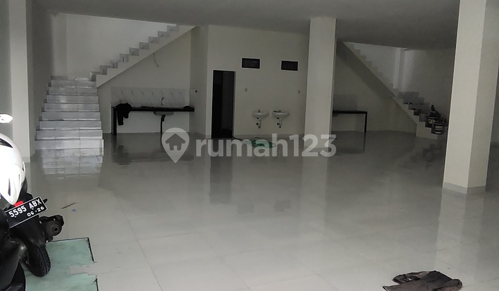 New 2-Story Shophouse for Rent in Kesamben 2